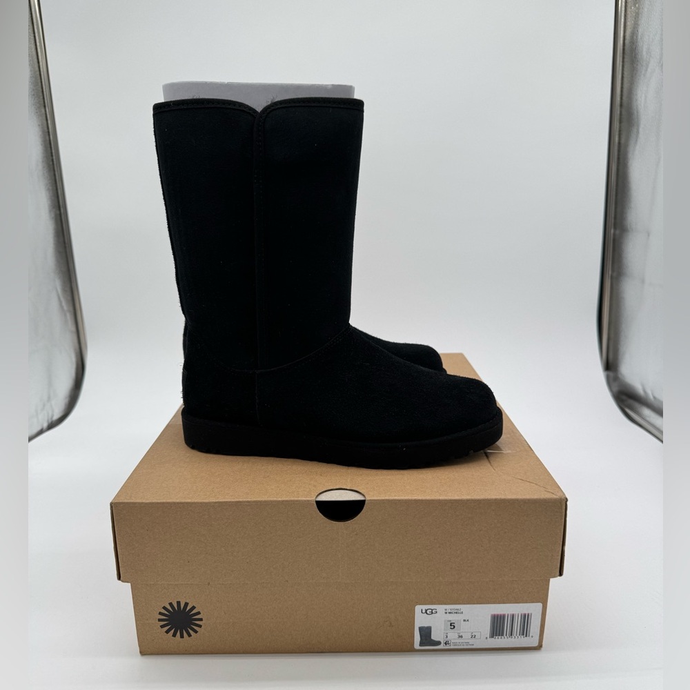 New in‎ Box Ugg Michelle Boots in Black Size 5